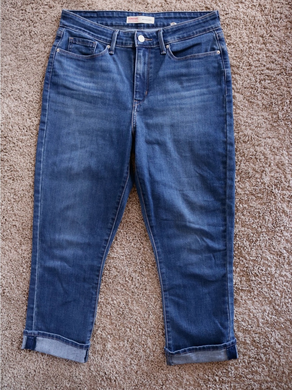 Signature by Levi Strauss Medium Blue Wash Mid-Rise Capri Jeans